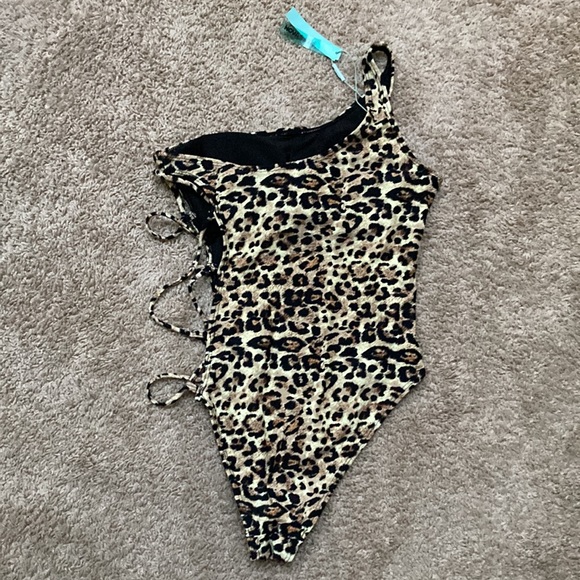 Leopard One Shoulder One Piece Swim - Picture 2 of 3